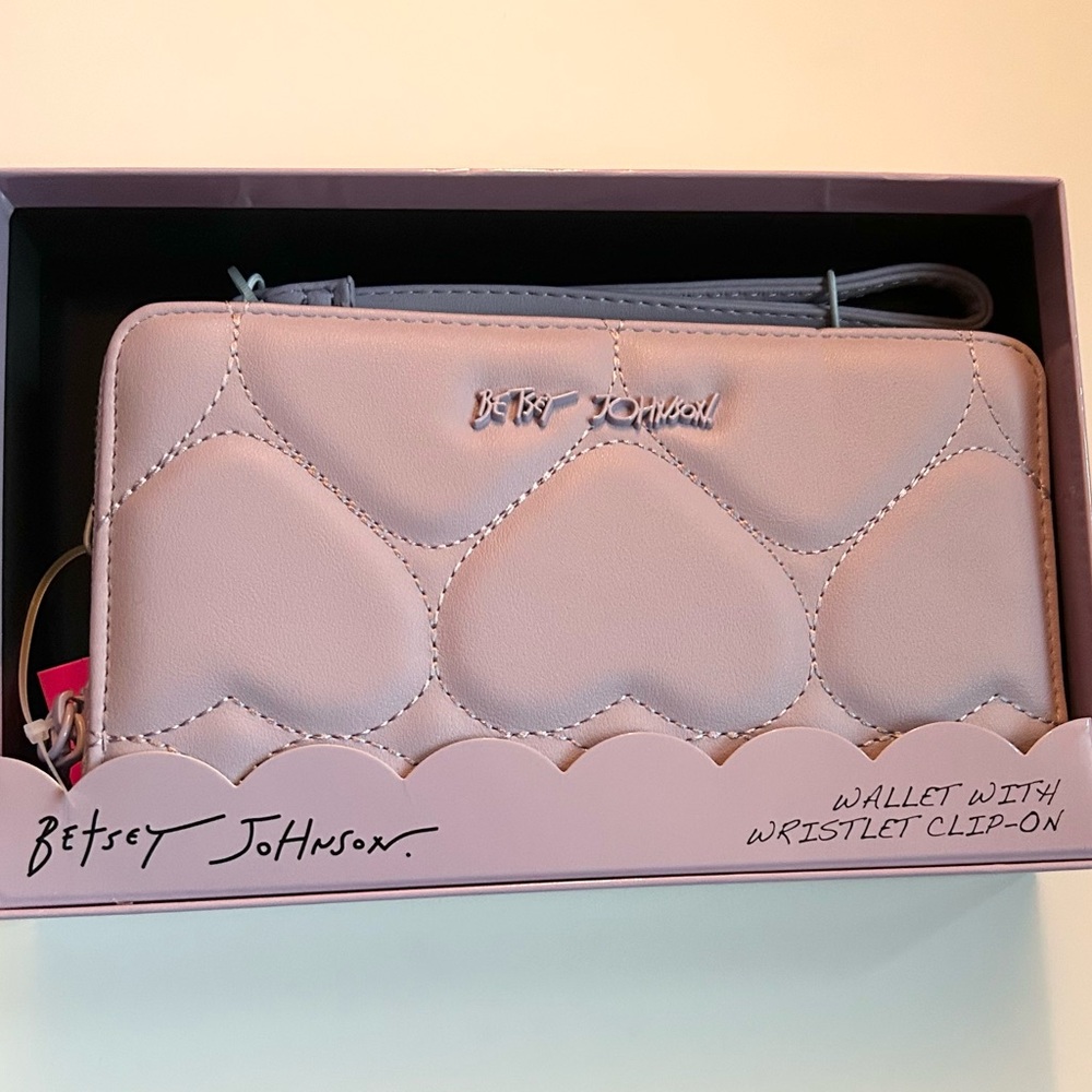 Betsey Johnson Lavender Heart Wallet Wristlet NWT